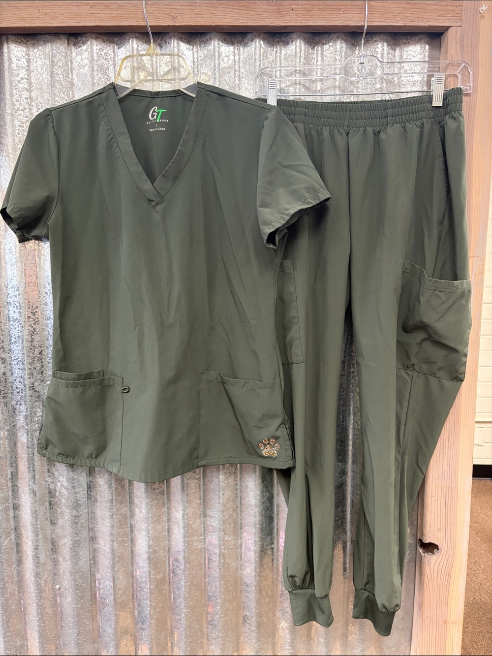 Women's Scrub Top & Jogger Pant Set-Olive